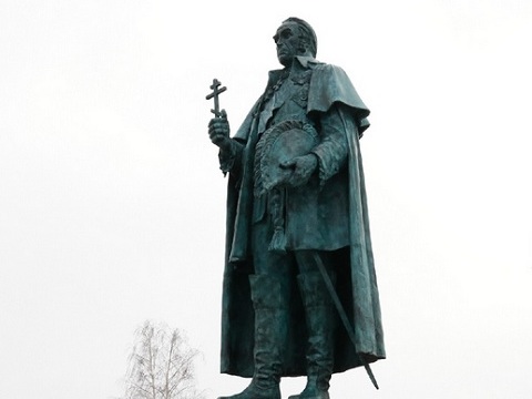 В Мордовии открыли памятник непобедимому адмиралу Ушакову
