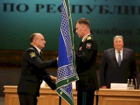 Управлению ФССП по Мордовии вручено ведомственное знамя