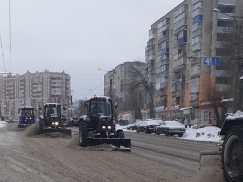 Саранск от снега убирали 227 единиц техники, около 200 рабочих и более 1000 дворников