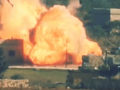 Без шансов на спасение: огромной силы взрыв полностью разнес сирийский Т-72