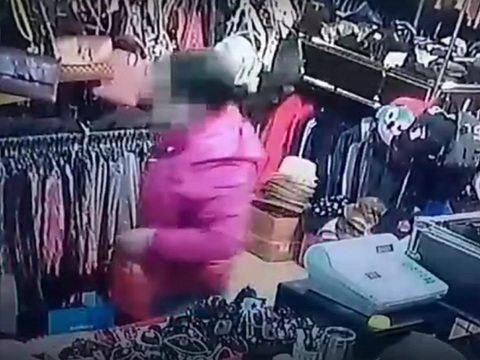 Жительница Рузаевки, уходя из магазина, прихватила чужой пакет из камеры хранения