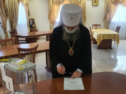 Митрополит Саранский и Мордовский принял участие в голосовании по поправкам