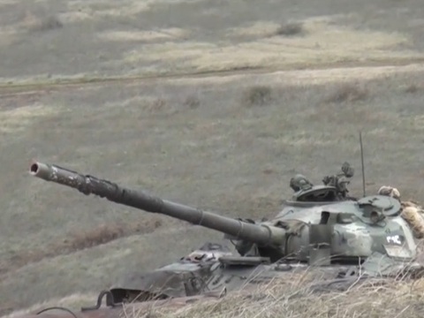 Беззащитны для ПТУР: не все армянские  Т-72 получили 