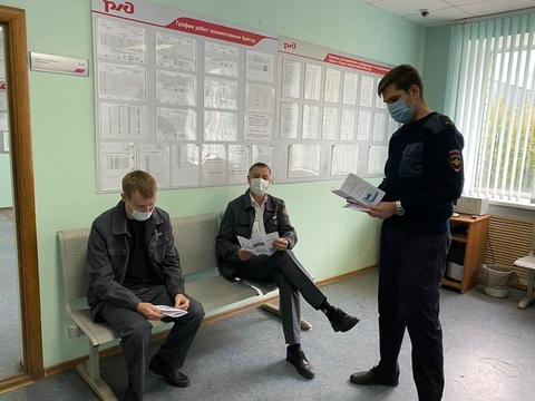 В Мордовии транспортные полицейские проводят профилактическую работу по борьбе с кибермошенничеством