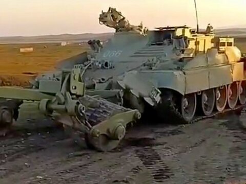 В Карабахе впервые замечена БМР-2 - редкая машина времен войны в Афганистане