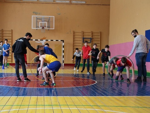 Волонтеры организовали спортивный праздник для воспитанников Ялгинского детского дома-школы