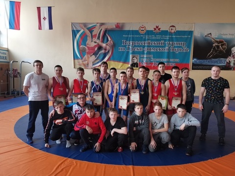 Рузаевская команда победила в Республиканском турнире по греко-римской борьбе среди младших юношей