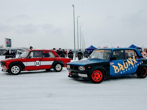 В Мордовии впервые проходят соревнования по автогонкам на льду