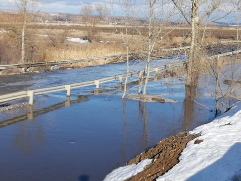 В Мордовии талые воды размыли обход строящегося моста через ручей Гремячий