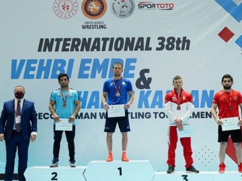 Артём Сурков победил на международном турнире в Турции