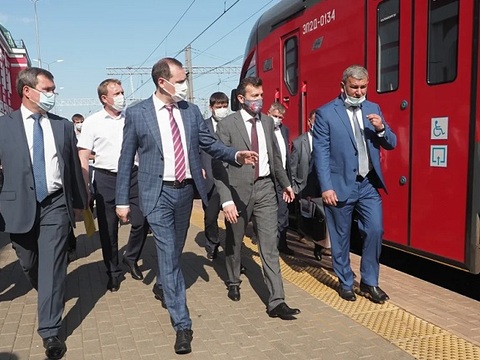 Артём Здунов совершил тестовую поездку на  пригородном электропоезде новой модификации