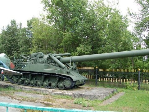 Лучший тяжелый танк в мире Т-10 стал основой для атомных САУ-великанов