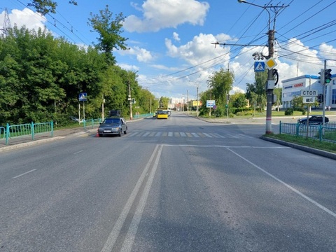 В Саранске, в районе автовокзала 13-летнюю девочку на переходе сбила машина