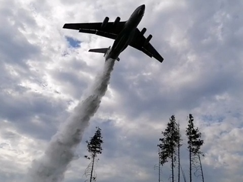 На очаг пожара в Мордовском заповеднике авиация сбросила более 2 тыс. тонн воды