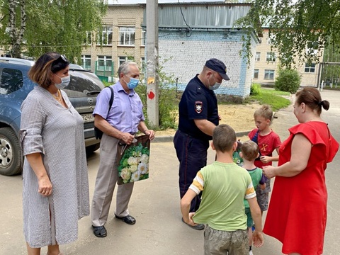 В Рузаевке транспортные полицейские и общественники помогли многодетной семье