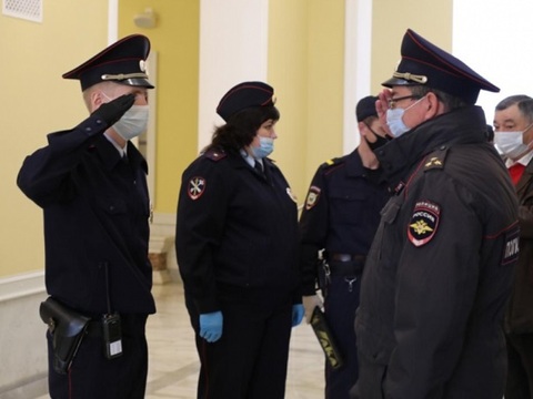Руководитель МВД по Мордовии проверил, как несут службу его подчиненные на избирательных участках