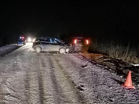 В Мордовии 28-летняя девушка пострадала в результате наезда Nissan Qashqai на стоящий ВАЗ