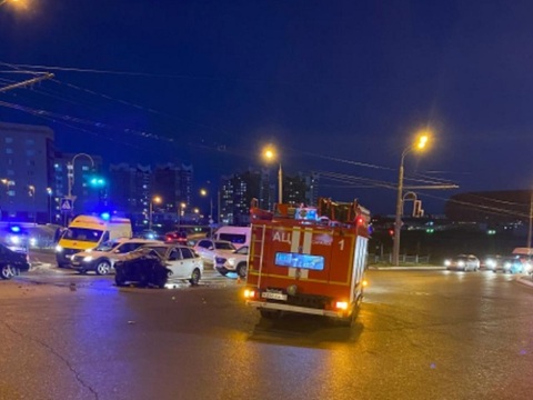 Юноша и две девушки пострадали в ДТП с участием Skoda Fabia и Toyota Camry в Саранске