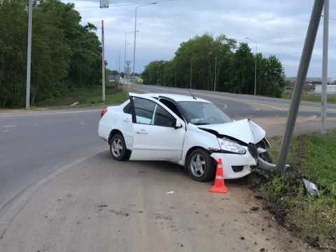 В Рузаевском районе девочка и женщина пострадали в результате наезда Datsun on-DO на световую опору