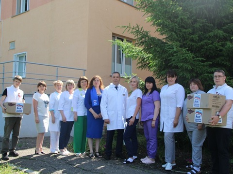  «Единая Россия» поздравила коллектив инфекционной больницы с профессиональным праздником