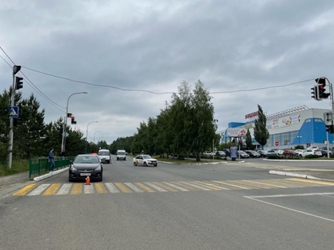 В Саранске водитель «Опеля» не пропустил девушку, переходившую улицу на зеленый свет