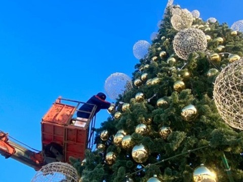 В Саранске демонтируют новогоднюю иллюминацию