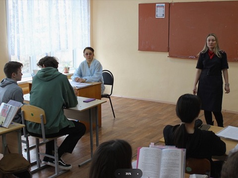 В Мордовии транспортные полицейские и общественники провели антинаркотическую беседу с подростками