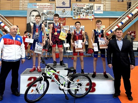 11 медалей завоевали юные борцы из Мордовии на межрегиональном турнире в Ульяновске