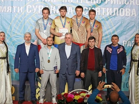 Борцы из Мордовии завоевали две награды международного турнира в Каспийске
