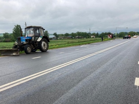 В Мордовии «Шевроле Кобальт» столкнулся с трактором, водитель госпитализирован