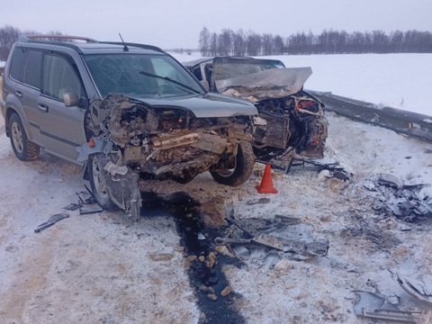 Chevrolet Lacetti столкнулся с Nissan X-Trai в Мордовии, пострадали 3 человека