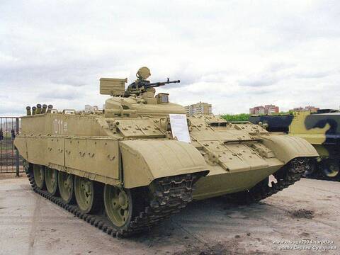 Русский тяжелый танковый БТР на базе среднего Т-55 по защите лучше Bradley