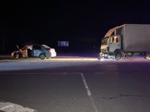 В Мордовии водитель «Ниссан Тиида» не пропустил грузовик 