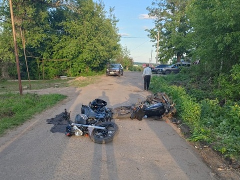 Два мотоциклиста госпитализированы после ДТП в селе Новый Усад в Мордовии 