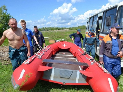 Спасатели Саранского ПСО МЧС России отработали аспекты водно-моторной подготовки