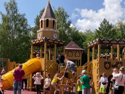 В Саранске открылась современная детская площадка в сквере по улице М. Расковой 