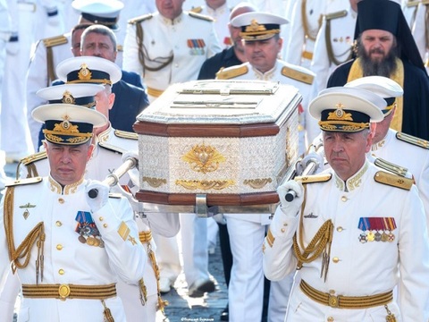 Мощи адмирала Федора Ушакова доставили из Мордовии в Кронштадт