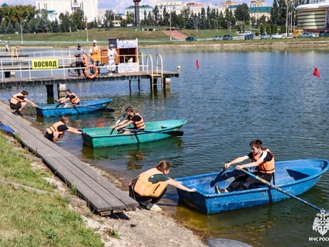 В Саранске прошли соревнования среди учащихся по водно-спасательному троеборью