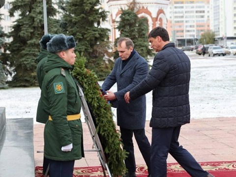 Глава Мордовии Артём Здунов и министр по налогам и сборам Республики Беларусь Сергей Наливайко почтили память героев Великой Отечественной войны