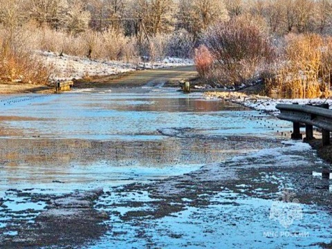 В Красной Пресне в Мордовии подтоплен автомобильный мост