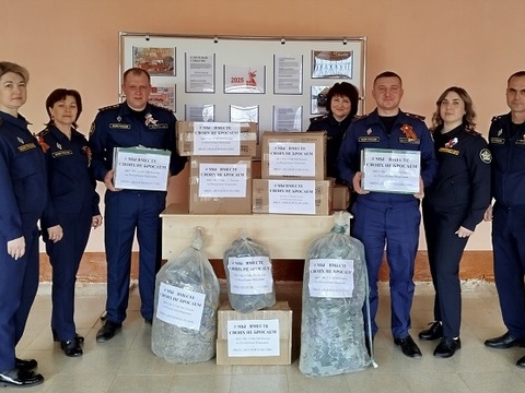 Сотрудники ИК-5 УФСИН по Мордовии совместно с школьниками направили гуманитарную помощь для участников СВО