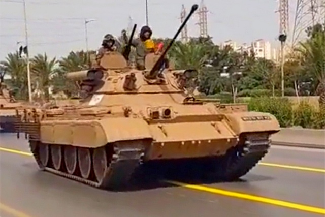 Совершенно новую версию Т-62, превращенного в БМПТ, показали в Алжире