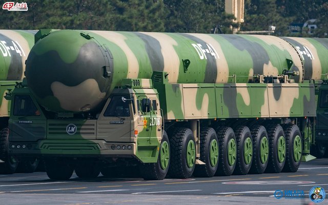 Китай обогнал Россию в создании многоосных шасси для стратегических ракет
