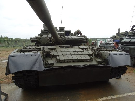 На учениях недавно поступившим Т-80БВ помогли победить БПЛА 