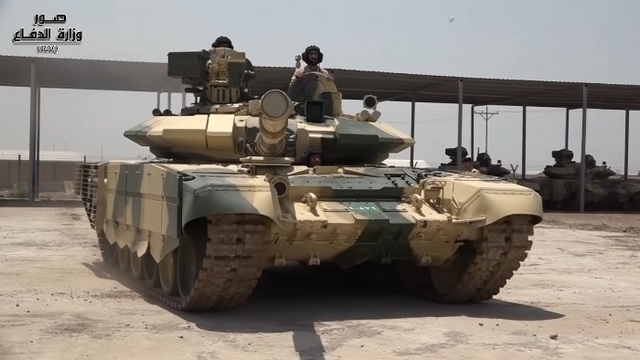 Видео: в Ираке экипажи Т-90С осваивают приемы экстремального вождения