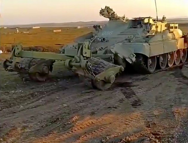 В Карабахе впервые замечена БМР-2 - редкая машина времен войны в Афганистане