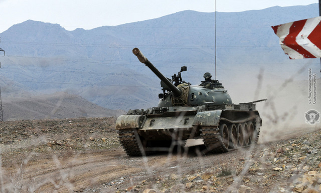 Старые, не модернизированные танки Т-55 замечены на учениях армянской армии