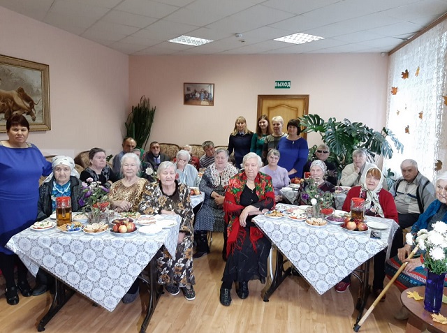 Сотрудники Следственного управления поздравили с Днем пожилого человека проживающих в Ковылкинском доме-интернате для престарелых и инвалидов