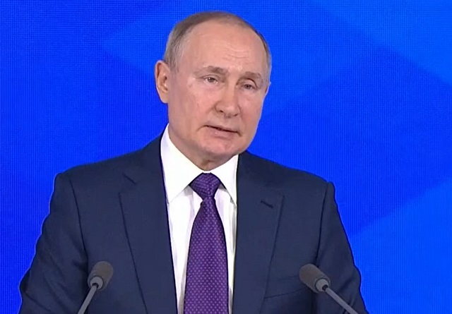 Владимир Путин рассказал, как борьба с пандемией повлияла на экономику страны