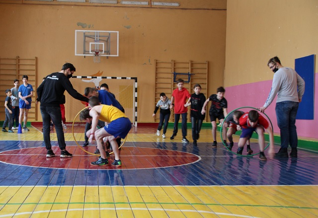 Волонтеры организовали спортивный праздник для воспитанников Ялгинского детского дома-школы